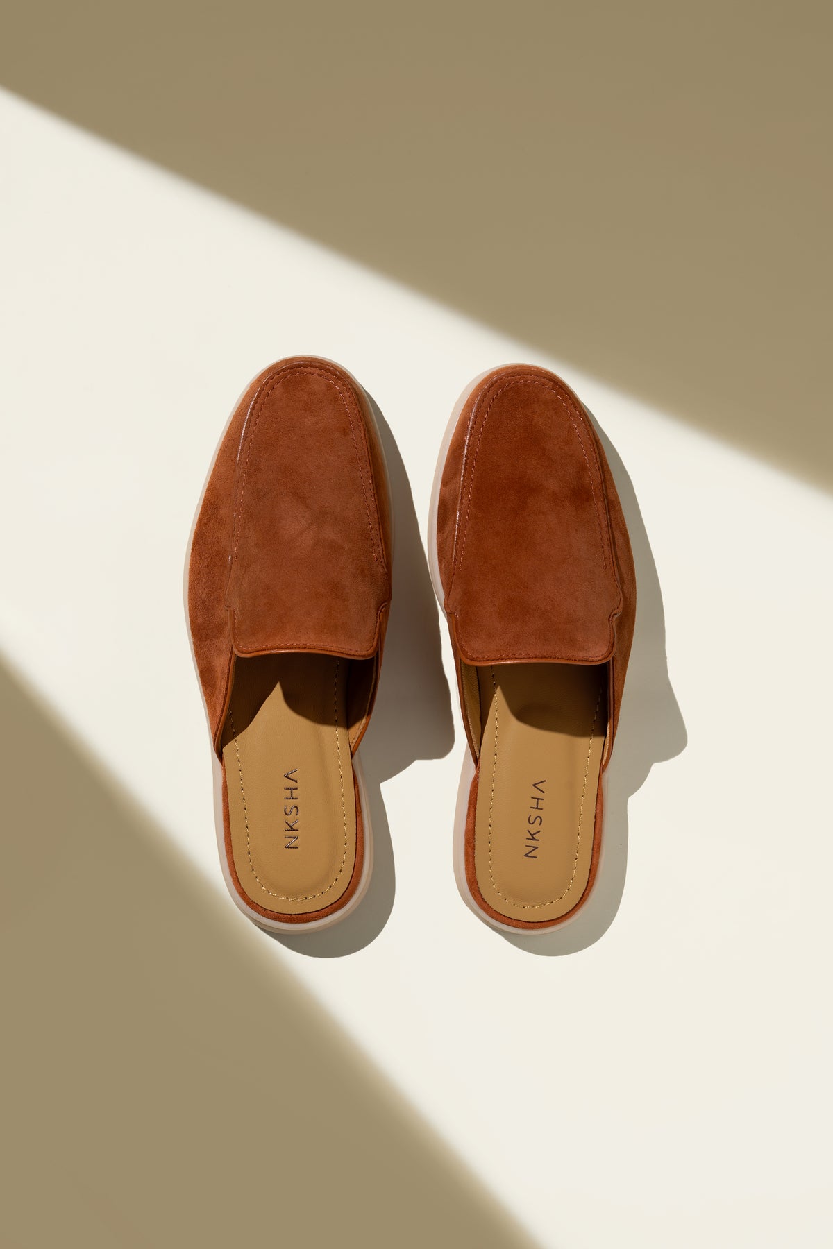 NKSHA Ease Loafers – Lava