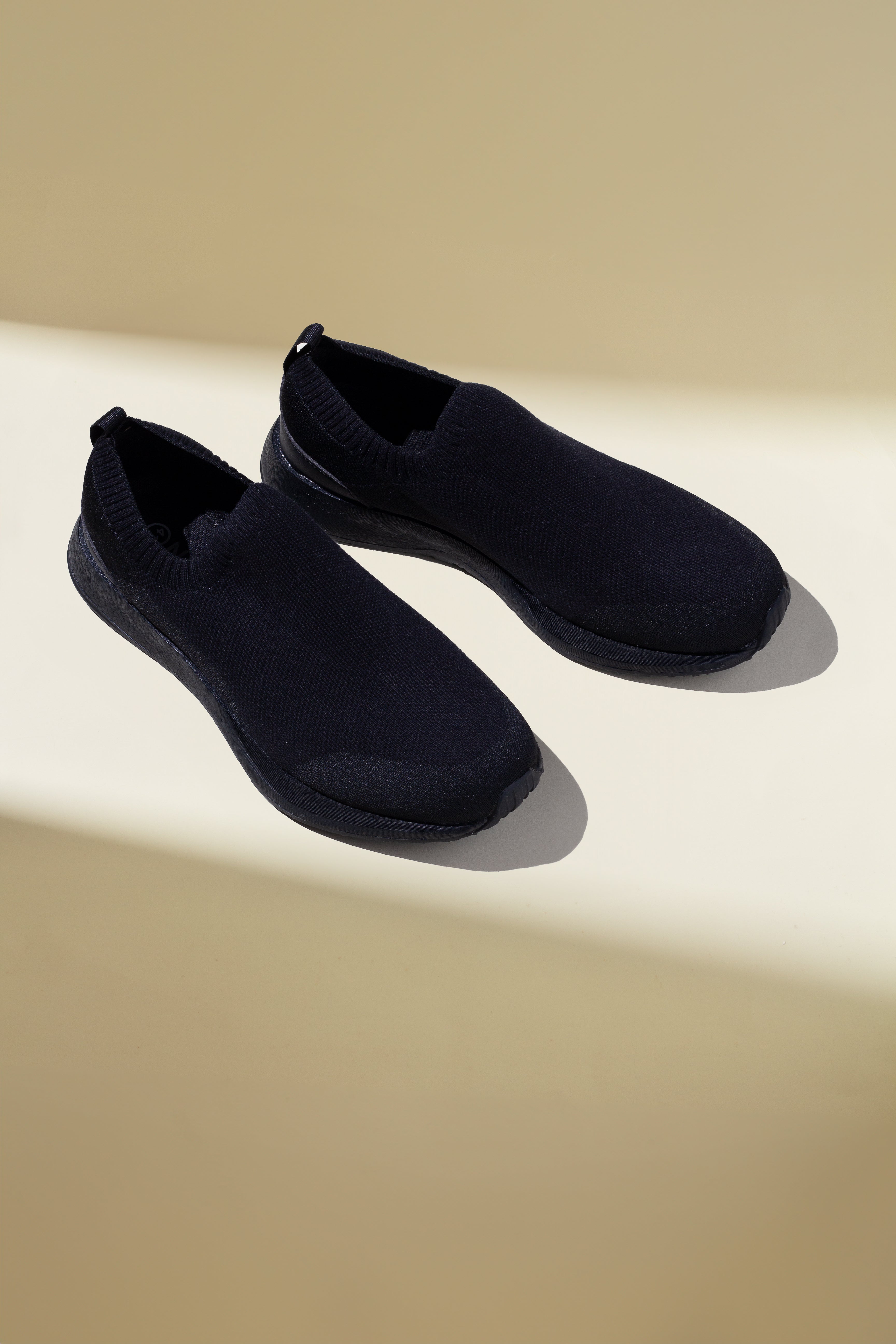 Full Black Nksha Sneaker